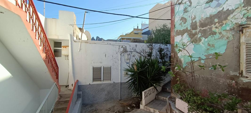 Solar con vivienda para reformar photo 0