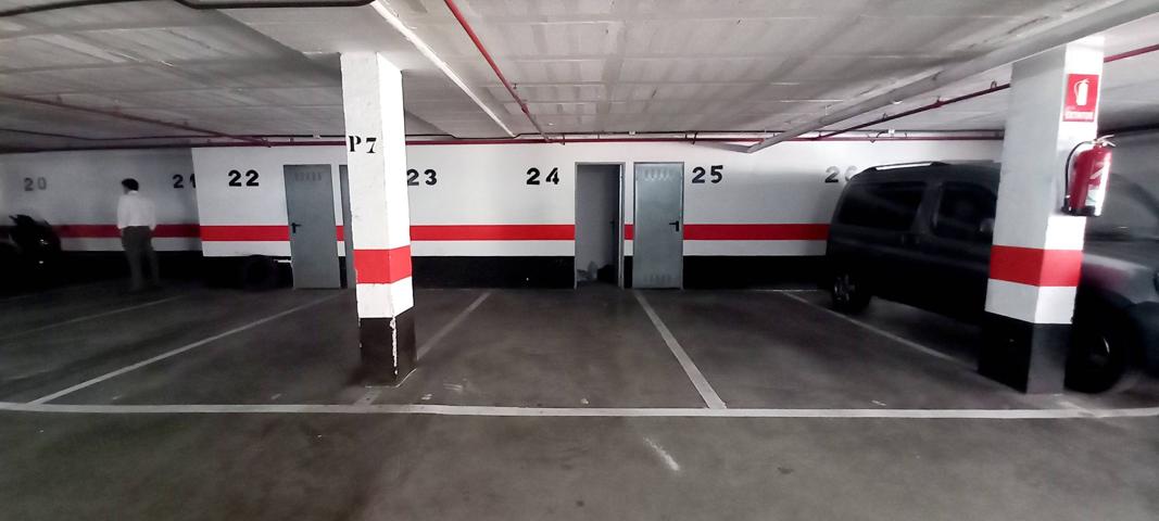¡En venta cómoda plaza de garaje y trastero cerca de la playa de Las Canteras! photo 0