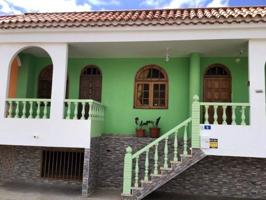 Amplia vivienda con azotea privada con terreno de 830 m² en El Salobre – San Bartolomé de Tirajana photo 0