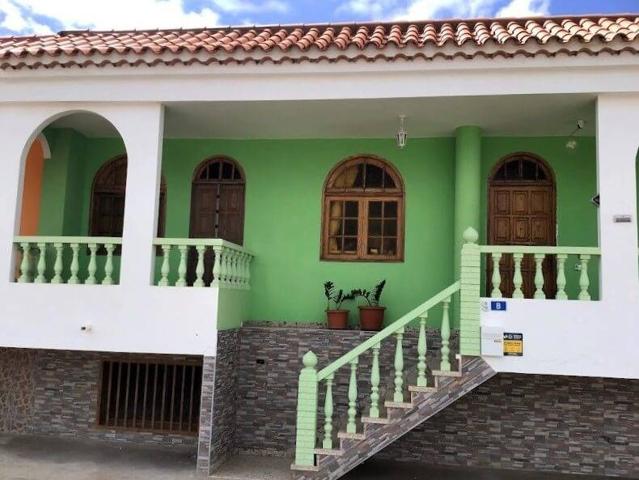 Amplia vivienda con azotea privada con terreno de 830 m² en El Salobre – San Bartolomé de Tirajana photo 0