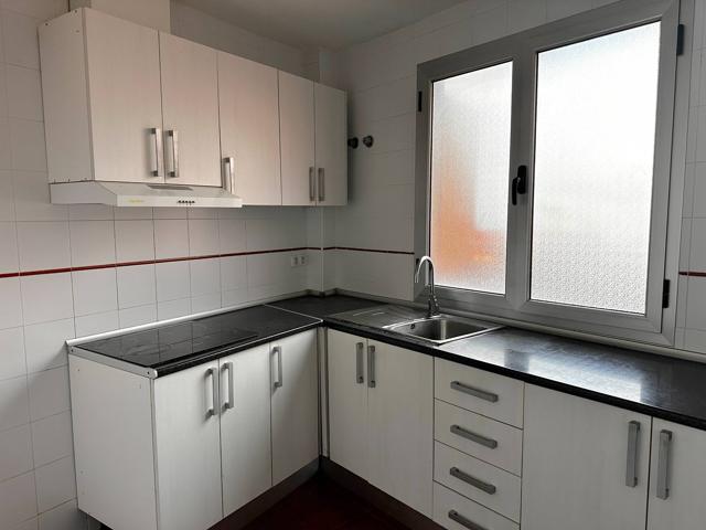VENDO PISO CON VISTAS INCLUYE GARAJE Y TRASTERO photo 0