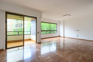 EXCLUSIVA VIVIENDA EN EL PRESTIGIOSO EDIFICIO YERAY – ZONA OBELISCO photo 0