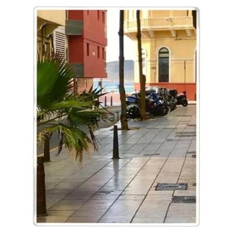 SE VENDE CÉNTRICO PISO A UN PASO DE LAS CANTERAS photo 0