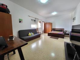 Piso en venta en la calle Tomas Miller, a pocos metros de la Playa de las Canteras photo 0