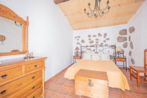 VIVIENDA RUSTICA CON VISTAS INCLUYE CUEVAS Y SOLAR photo 0