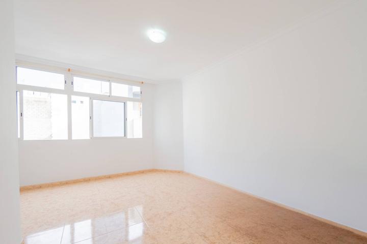 VENDO VIVIENDA AMPLIA Y LUMINOSA photo 0