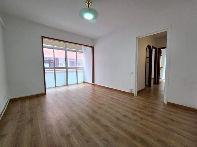 Piso en venta a pocos metros de la Playa de las Canteras photo 0