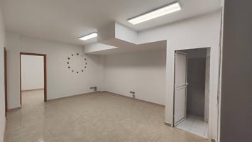 Oportunidad oficina en Paseo Tomás Morales photo 0