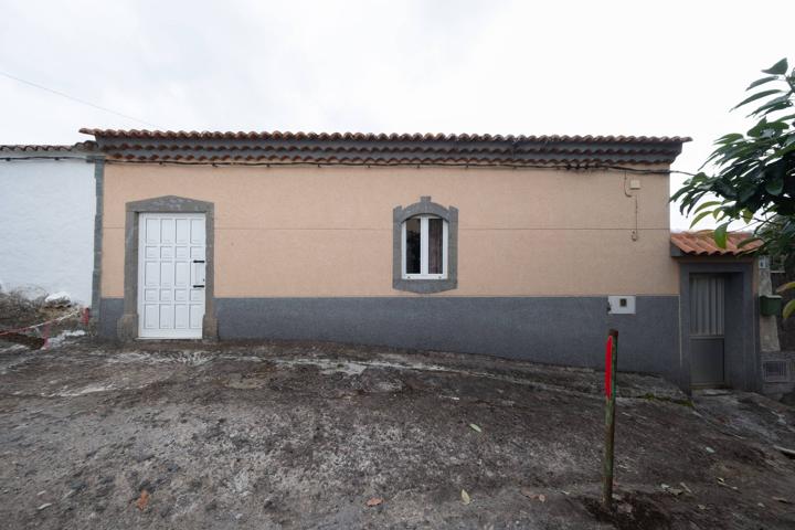 Casa unifamiliar con terraza y terreno photo 0