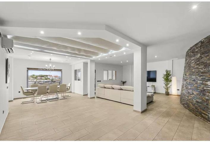 Chalet independiente con vistas al mar en San Agustín — 300 m² y diseño exclusivo photo 0