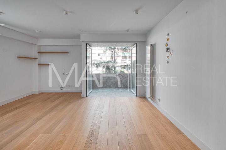 Exclusiva vivienda con reforma de diseño en el vibrante barrio de Chopera photo 0