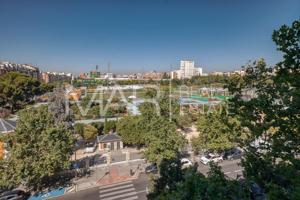 Luminosa vivienda con vistas al parque y zonas deportivas del Canal photo 0
