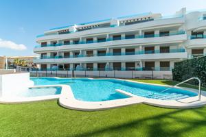 Apartamento Exclusivo en Planta Baja Frente a la Piscina photo 0