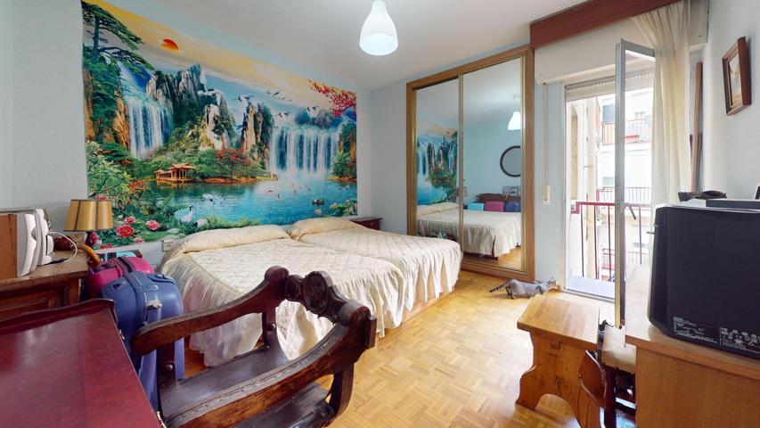Piso de 5 Habitaciones - Segovia - (a 15 minutos andando del Acueducto) photo 0