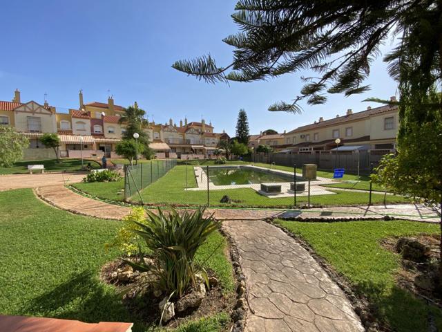 CHALET ADOSADO CON GARAJE Y PISCINA COMUNITARIA EN EL PORTIL (HUELVA) photo 0