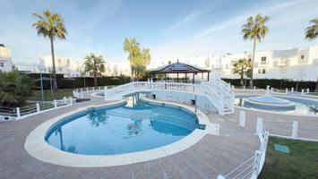 GRAN ADOSADO EN EL PORTIL CON PISCINA COMUNITARIA photo 0