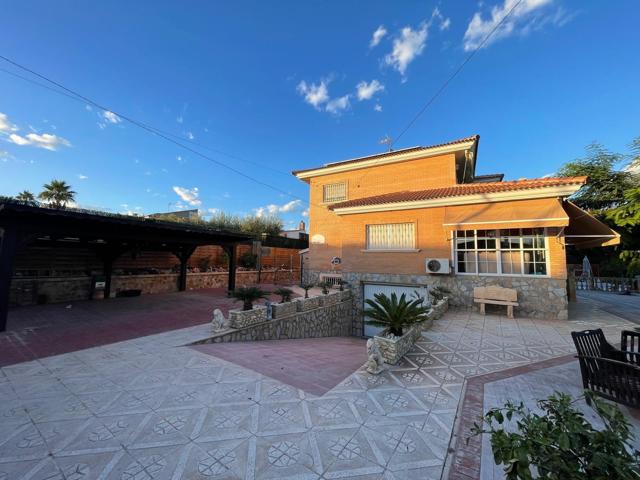 ESPECTACULAR CHALET EN VENTA photo 0