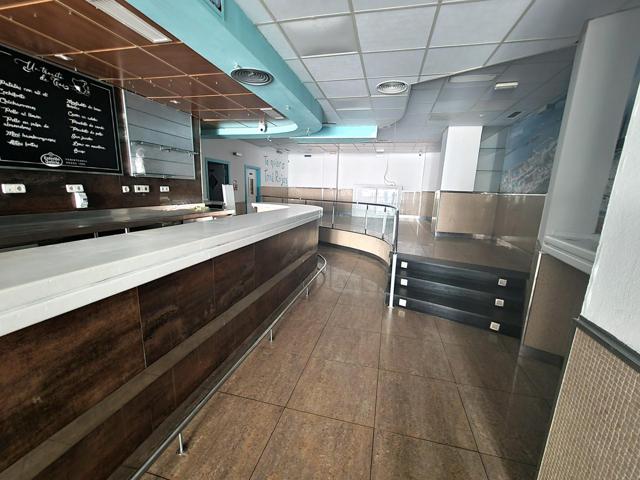 LOCAL INSTALADO CON LICENCIA PARA CAFETERIA RESTAURANTE photo 0
