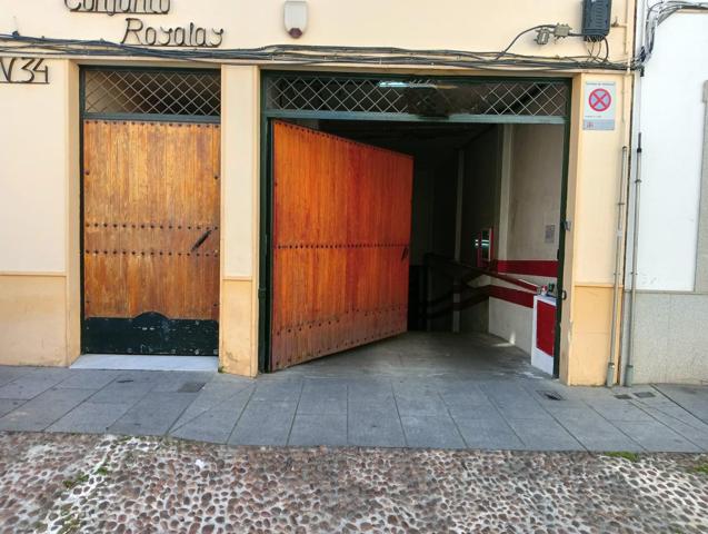 AMPLIA COCHERA EN SAN LORENZO photo 0