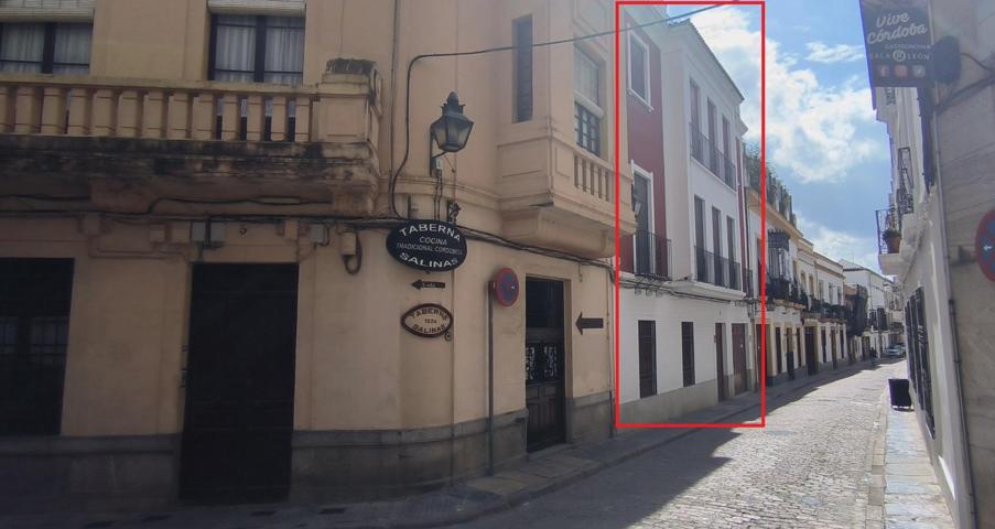 EDIFICIO DE TRES PLANTAS JUNTO AL AYUNTAMIENTO photo 0