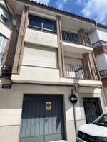 EDIFICIO DE DOS PLANTAS Y GARAJE EN MONTILLA photo 0