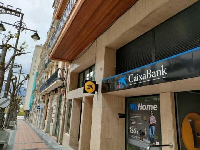 SE VENDE AMPLIO LOCAL COMERCIAL EN EL CENTRO DE ALCOY – AV. PAÍS VALENCIÀ photo 0