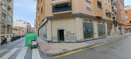 LOCAL CON POSIBILIDAD DE CAMBIAR SU USO A VIVIENDA photo 0