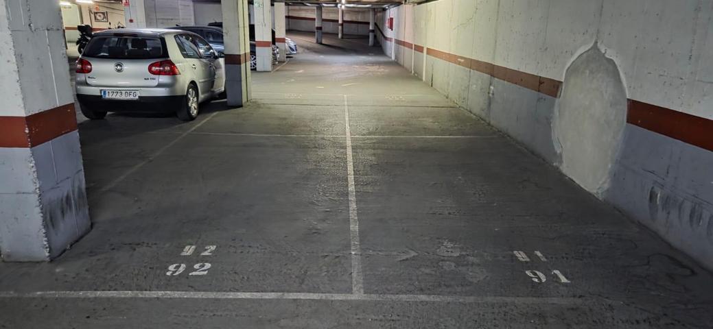 Se alquila amplia plaza de garaje en Alicante – Calle París, junto Av. Maisonnave photo 0