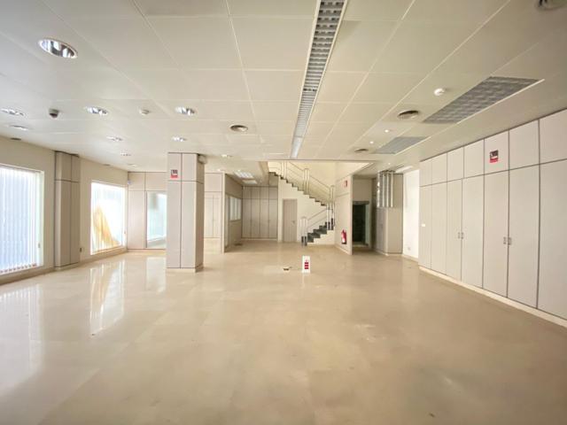 Local comercial en venta en Alicante – 256 m² photo 0
