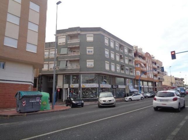 Local comercial en venta en El Campello (Alicante) – 235 m² photo 0