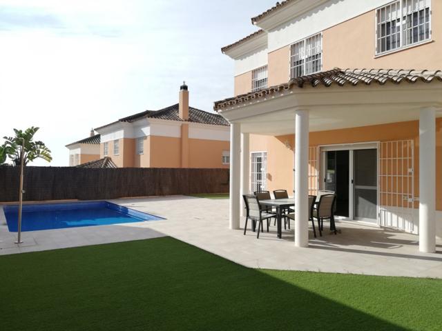 Chalet en Olivar de Quintos. Larga estancia. photo 0