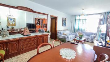 Vivienda en venta en el centro de Torremolinos | 3 dormitorios, 2 baños y aparcamiento photo 0