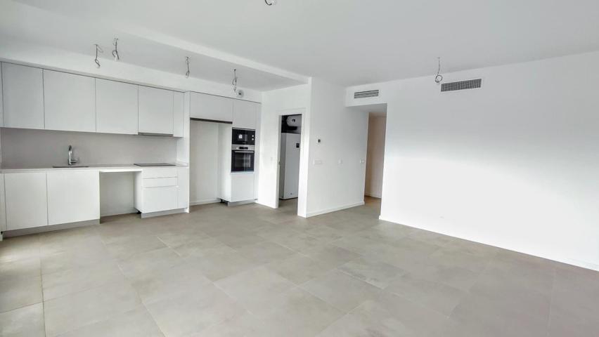 Vivienda nueva de tres dormitorios con aparcamiento, a pocos metros de la playa photo 0
