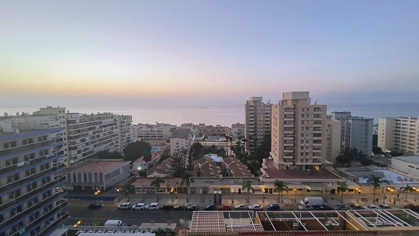 Exclusivo piso en La Carihuela, Torremolinos: 190 m² con terraza y vistas al mar photo 0