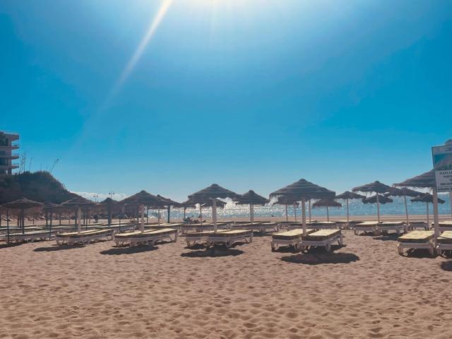 Exclusivo apartamento en Primera LÍNEA DE PLAYA – LA CARIHUELA, Torremolinos photo 0