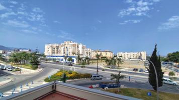 ¡Tu nuevo hogar en Málaga! Piso acogedor con terraza y excelente ubicación 🌅🏡 photo 0