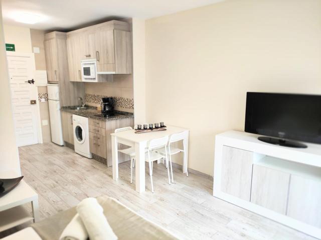 Magnífico Estudio de Lujo Reformado en Benalmádena con Vista al Parque 💎🌊 photo 0