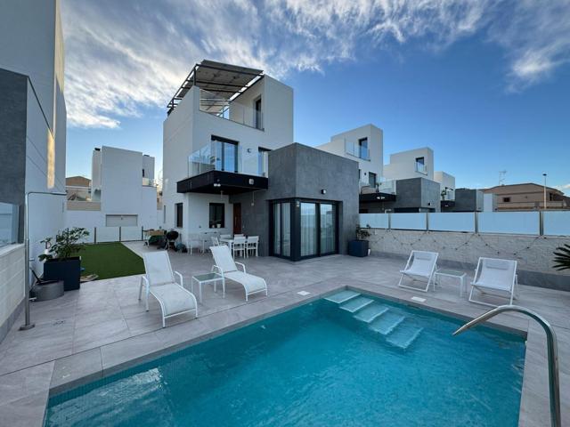 Unifamiliar Pareada En venta en Los Balcones - Los Altos Del Edén, Torrevieja photo 0