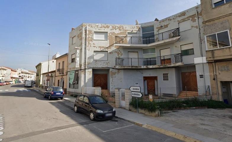 Almacén, local y vivienda en edificio situado en Rótova, Valencia. photo 0