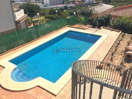 CHALET CON PISCINA Y PARCELA DE 1560 M2 A 10 KM PLAYAS photo 0