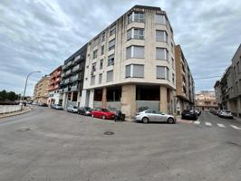 Se oferta local comercial en c-poeta Francesc Miret con altillo photo 0