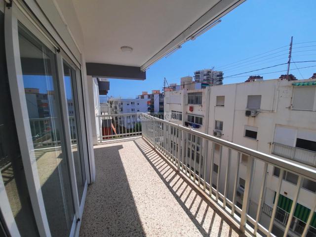 APARTAMENTO EA 50 METROS DE LA PLAYA. 2ª LINEA PLAYA DE GANDIA CON ASCENSOR Y GARAJE INCLUIDO. A photo 0