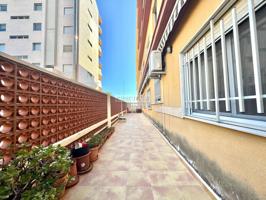 APARTAMENTO REFORMADO EN PLAYA GANDIA CON INMENSA TERRAZA, A 50 METROS DE LA PLAYA. photo 0