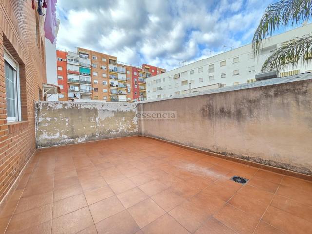 Vivienda centro con terraza y patio photo 0