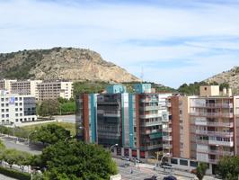 SE VENDE PISO CON ASCENSOR DE TRES DORMITORIOS MUY LUMINOSO Y TODO EXTERIOR photo 0
