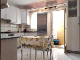 💼🏡 Gran Oportunidad de Inversión: Piso junto a la Universidad 📚✨ photo 0