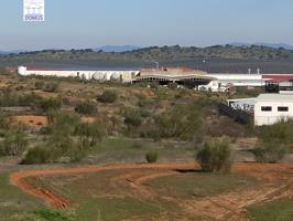 Estupendo terreno Industrial en el polígono el Prado en Mérida photo 0