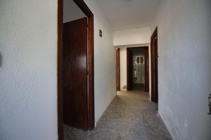 Casa en el centro de la localidad de Lacara a tan solo 12 minutos de Montijo. photo 0