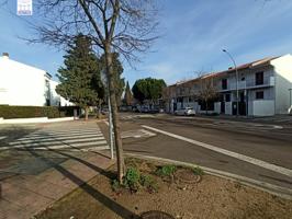 Adosado en Mérida Zona Cruzcampo sin posesión. photo 0