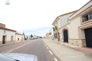 Casa en venta en Torremayor en situación especial, alquilado photo 0